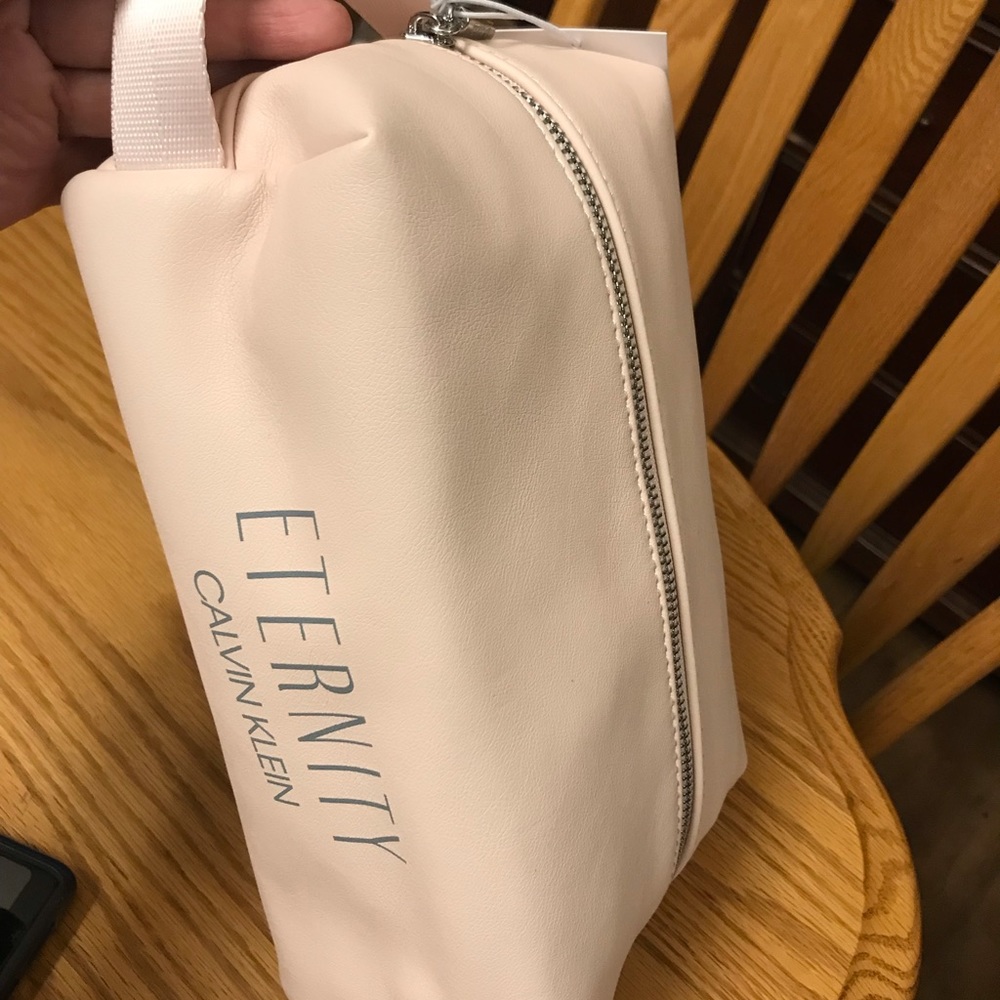 Calvin Klien pouch